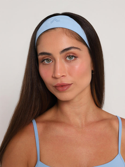 FAIXA DE CABELO BORDADA AZUL SKY