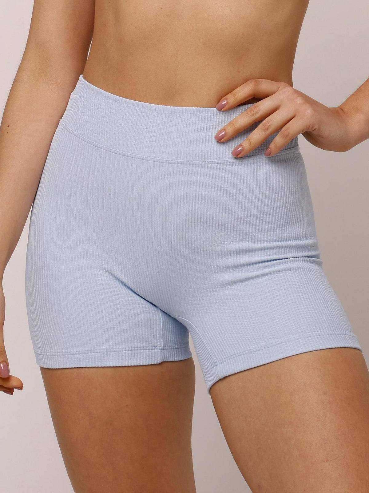 SHORT SKIN CANELADO AZUL SKY