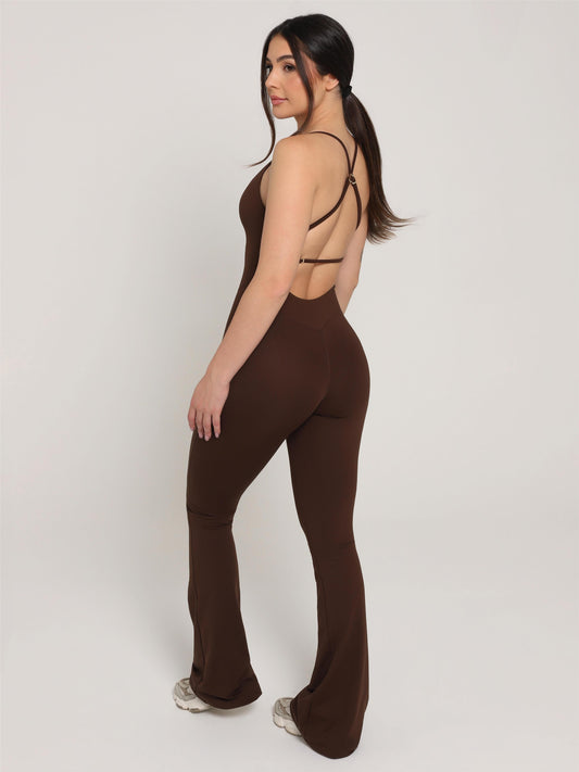MACACÃO FLARE BESTIE BROWN