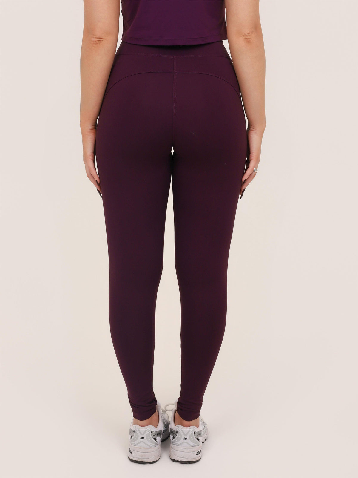LEGGING COURT WINE