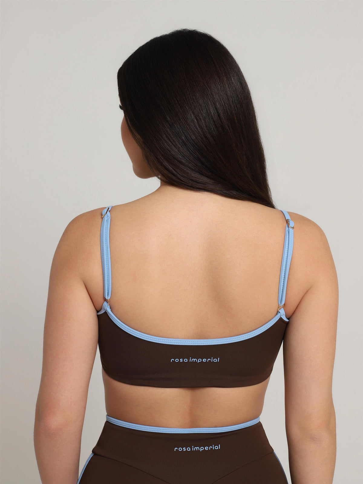 TOP CONTRAST BROWN COM AZUL SKY